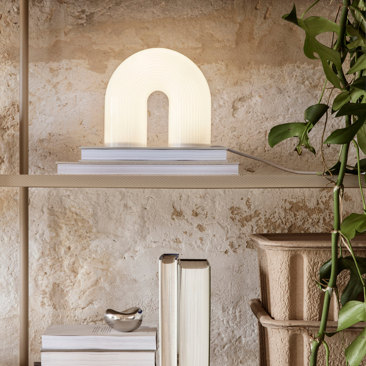 Ferm Living - Vuelta LED Tischleuchte | 