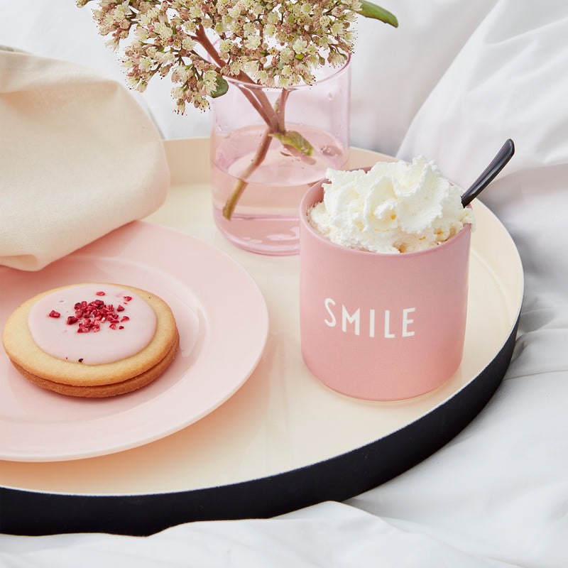 Design Letters - AJ Favourite Porzellan Becher mit Henkel | Love / lavendel