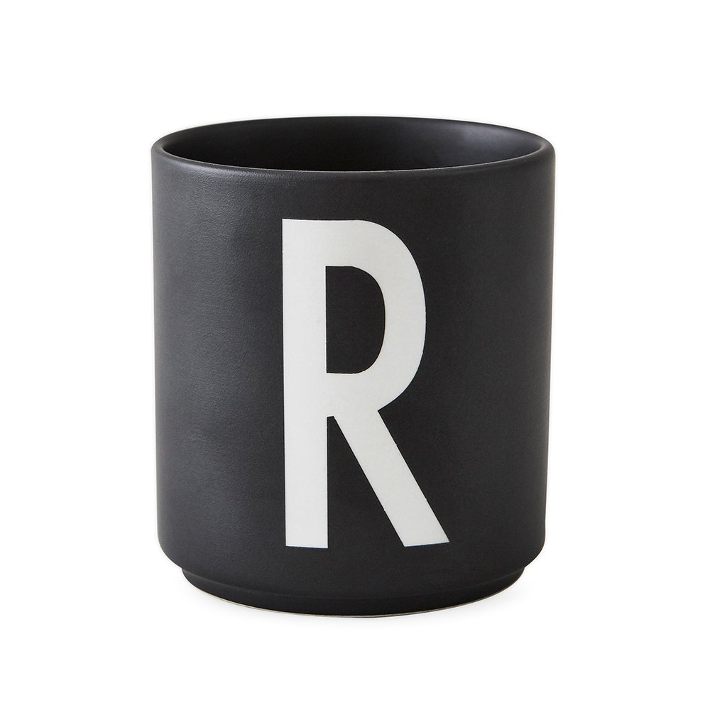 Design Letters - AJ Porzellan Becher A-Z | R / schwarz