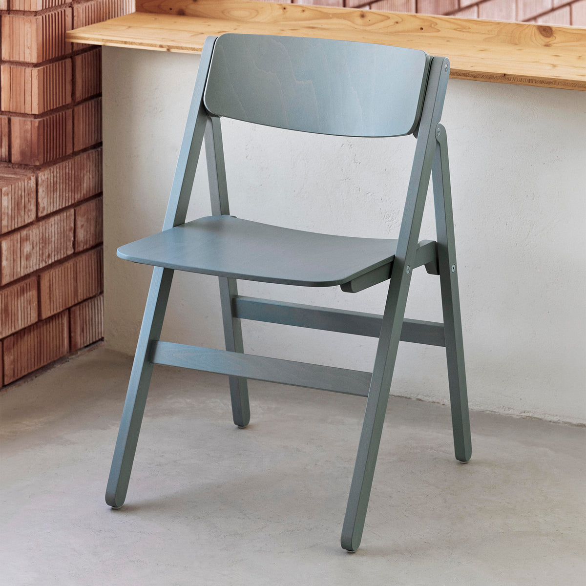 HAY - Backflip Chair | Wolkenblau, halbtransparent lackiert