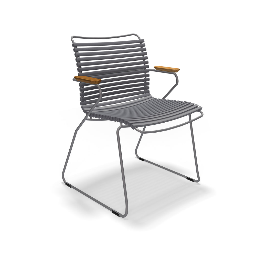 HOUE - CLICK Outdoor Dining Armlehnstuhl mit niedriger Lehne | dunkelgrau