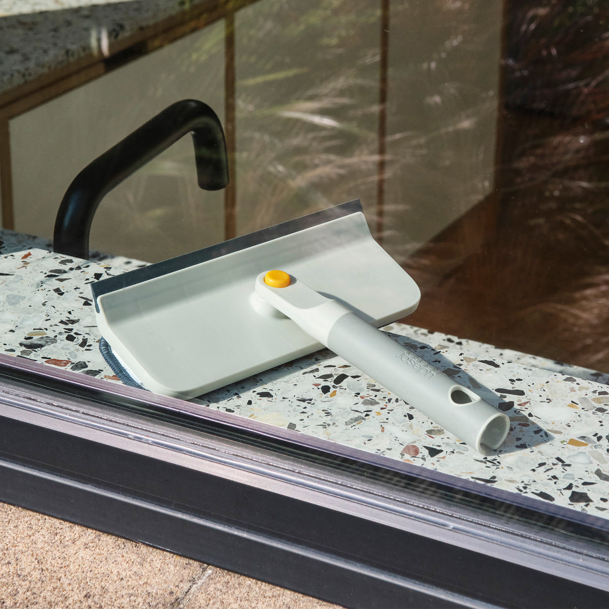 Joseph Joseph - CleanTech Fensterwischer und -abzieher | 