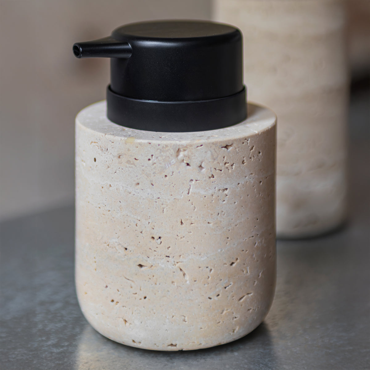 Mette Ditmer - Travertine Seifenspender | low