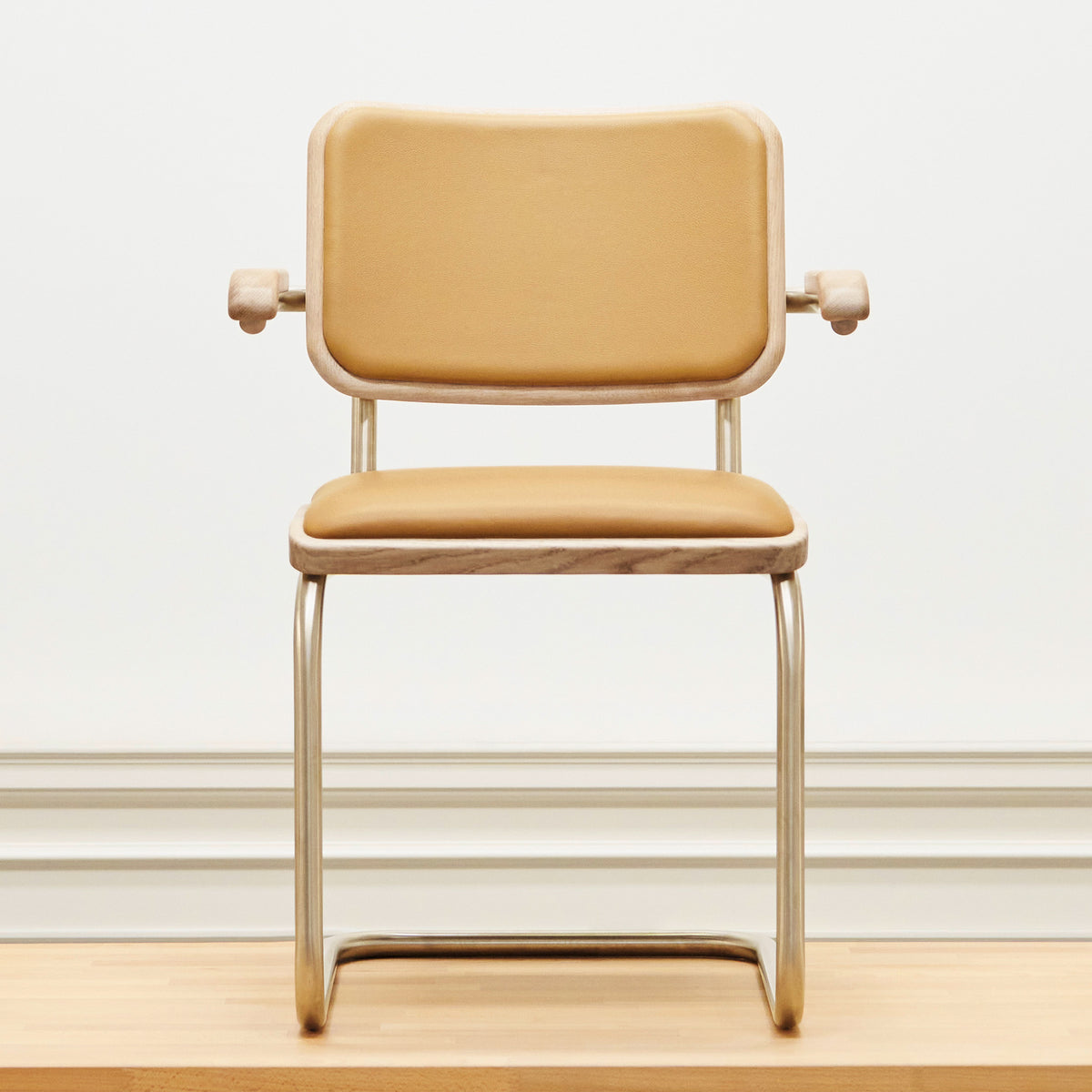 Thonet - JS. THONET by Jil Sander S 64 Freischwinger | Leder light caramel / Eiche weiß pegmentiert / Nickelsilver